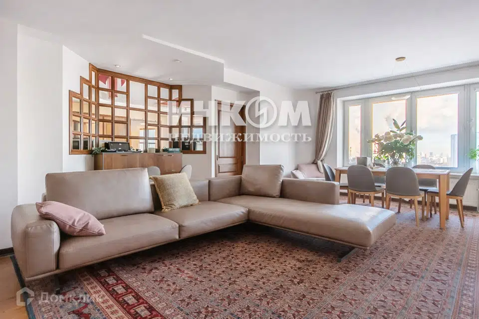 Продаётся 4-комнатная квартира, 152.3 м²