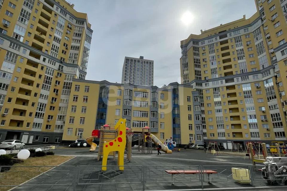 Продаётся 2-комнатная квартира, 67.8 м²