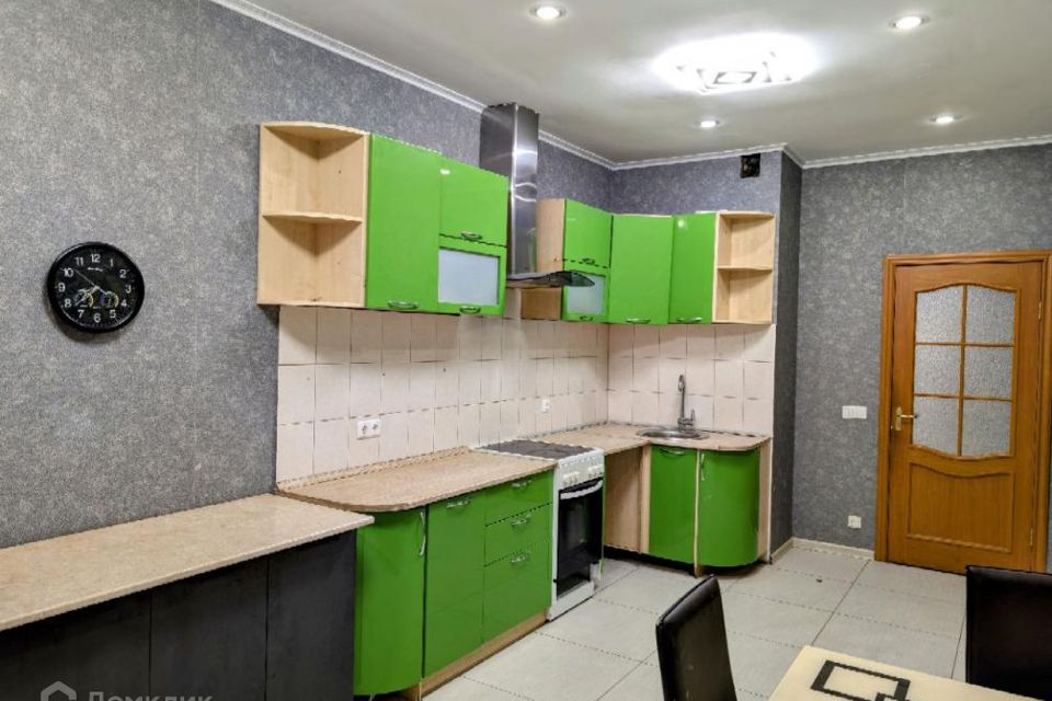 Продаётся 4-комнатная квартира, 142.5 м²