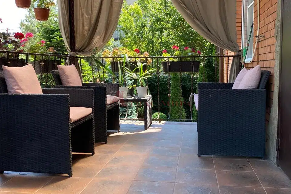 Продаётся 3-этажный дом, 354 м²