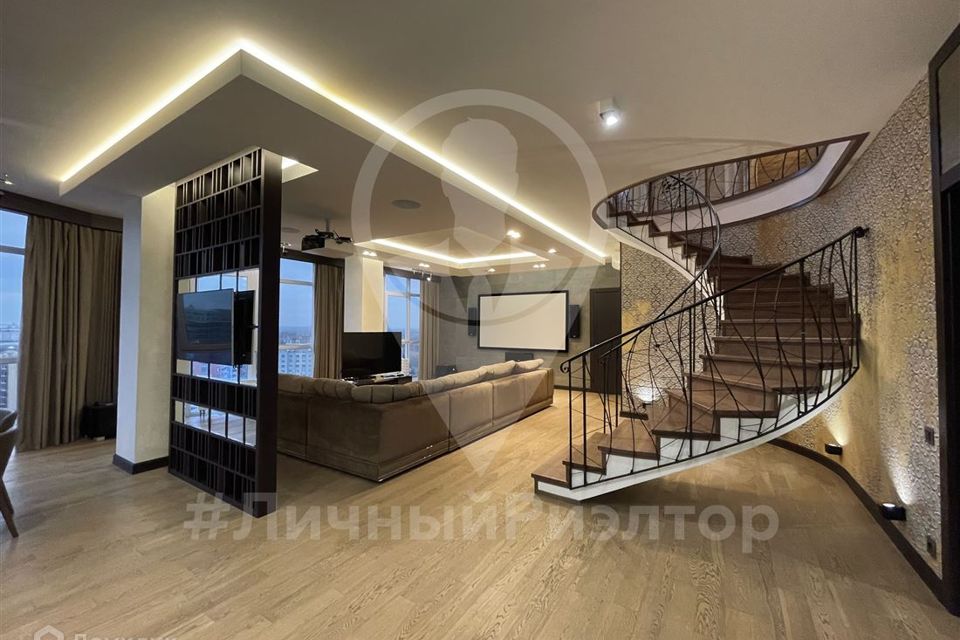 Продаётся 1-комнатная квартира, 200 м²