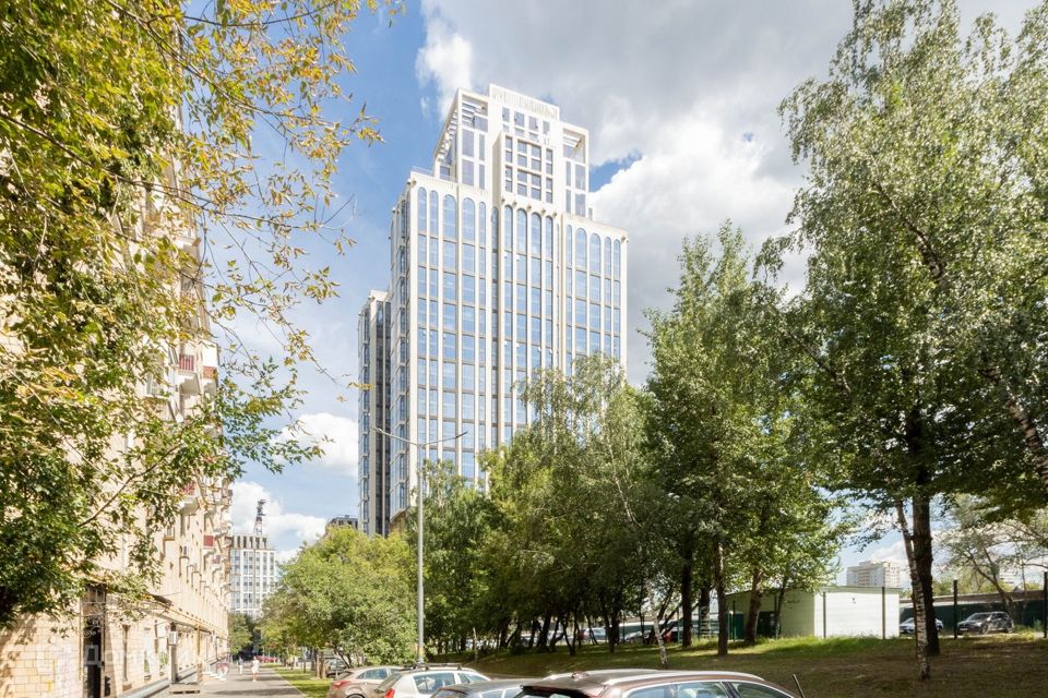 Продаётся 4-комнатная квартира, 171 м²