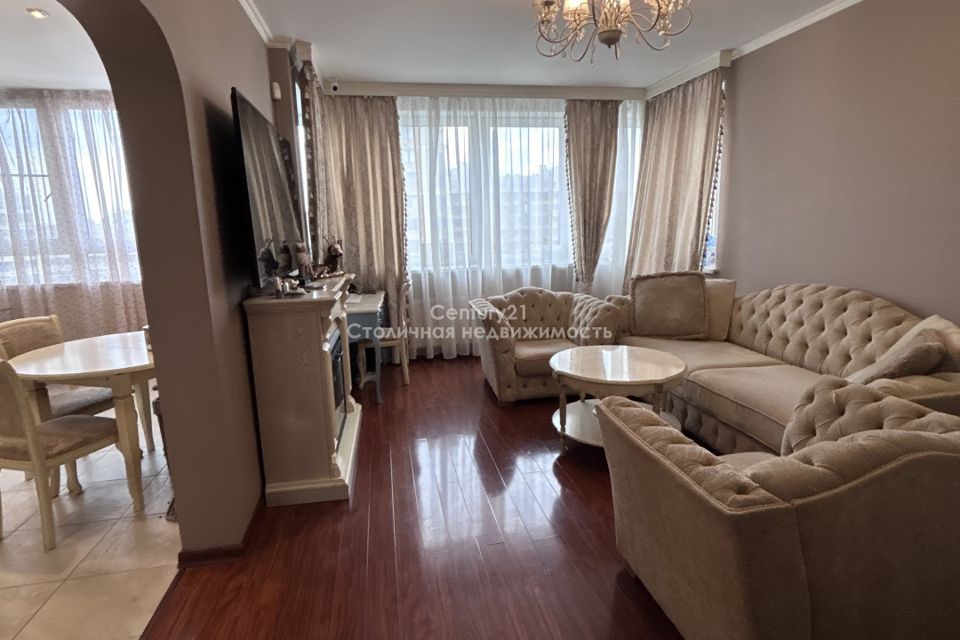 Продаётся 3-комнатная квартира, 106 м²