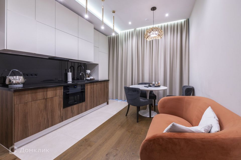 Продаётся 4-комнатная квартира, 98 м²