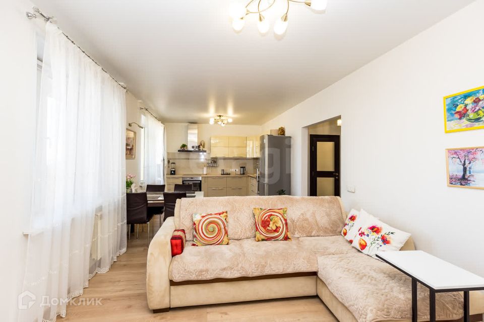 Продаётся 2-комнатная квартира, 65.5 м²