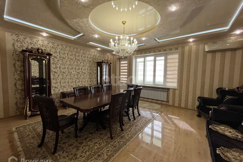 Продаётся 3-комнатная квартира, 130 м²