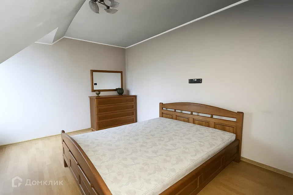 Продаётся 4-комнатная квартира, 106.1 м²