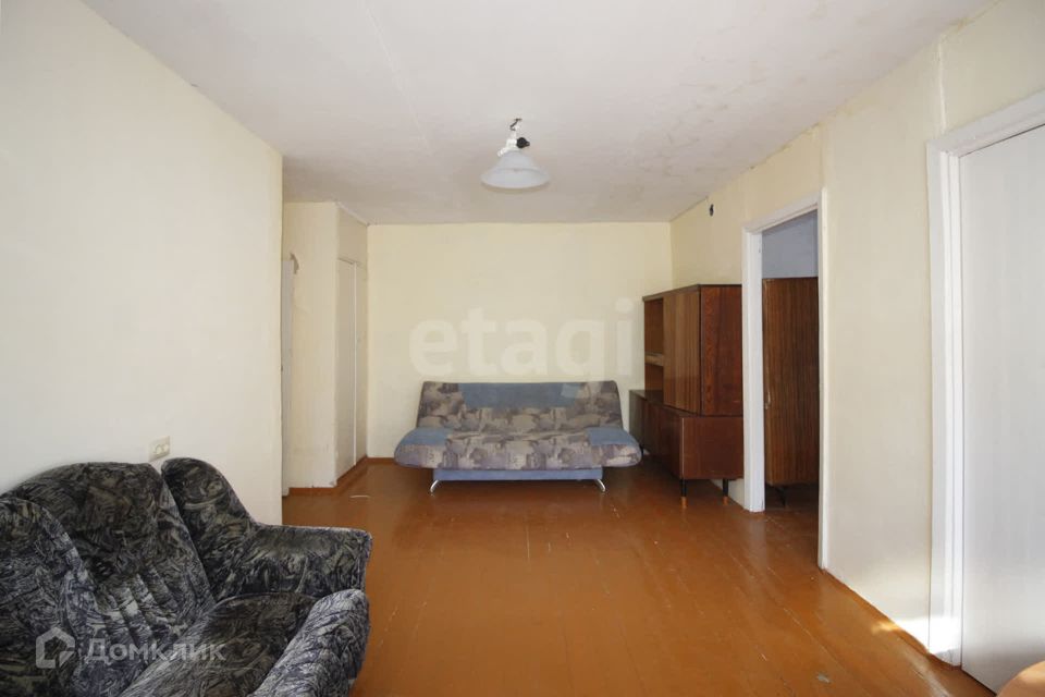 Продаётся 4-комнатная квартира, 62.4 м²