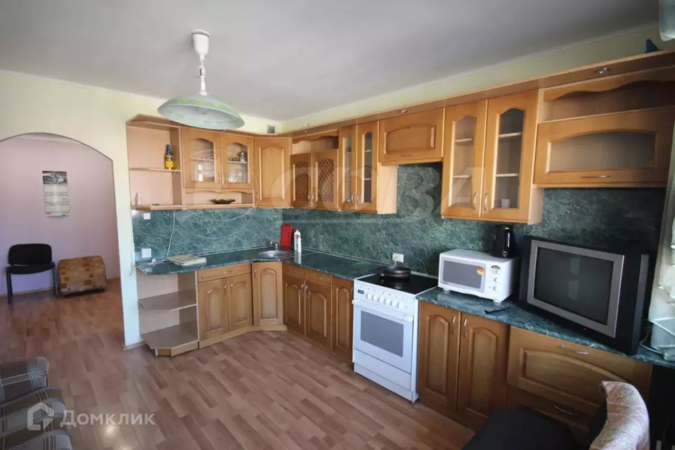 Сдаётся 3-комнатная квартира, 98 м²