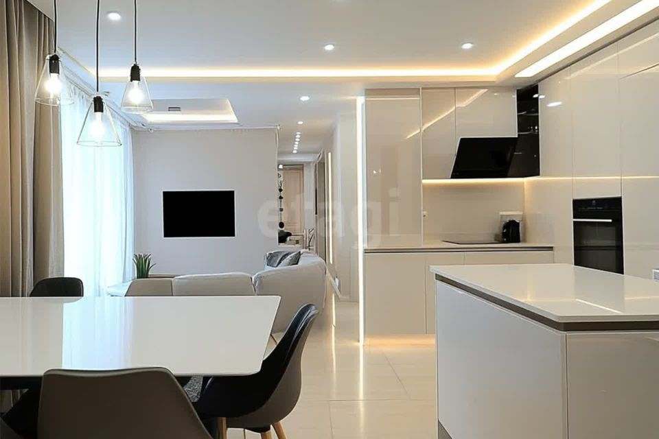 Продаётся 2-комнатная квартира, 81.3 м²