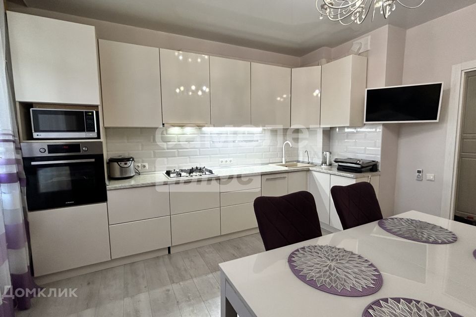 Продаётся 2-комнатная квартира, 84.6 м²