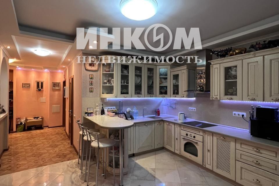 Продаётся 3-комнатная квартира, 110.3 м²