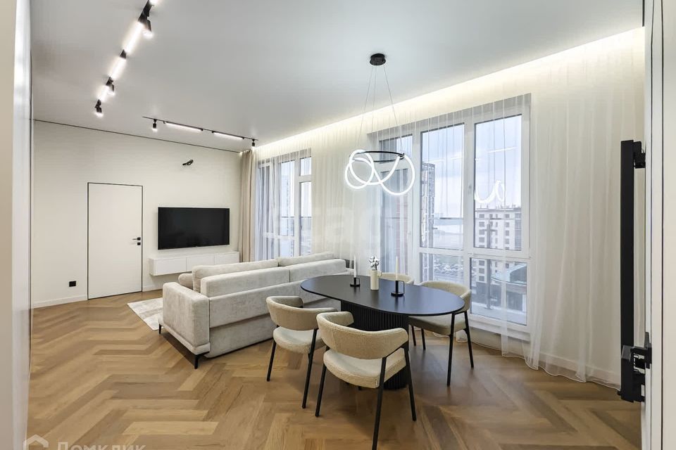 Продаётся 2-комнатная квартира, 82 м²