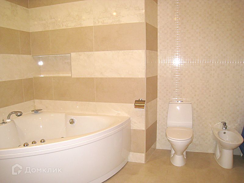 Сдаётся 3-комнатная квартира, 122 м²