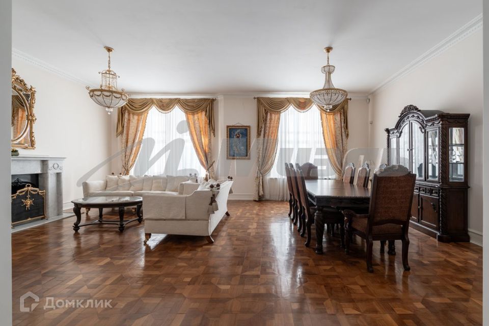 Сдаётся 4-комнатная квартира, 192.5 м²