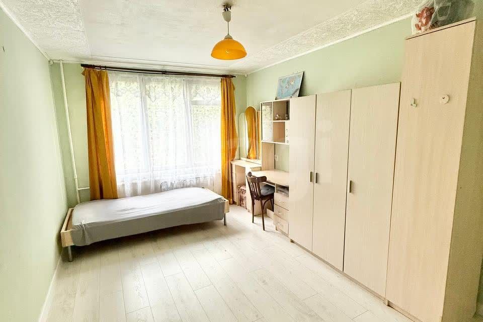 Продаётся комната в 3-комн. квартире, 15 м²