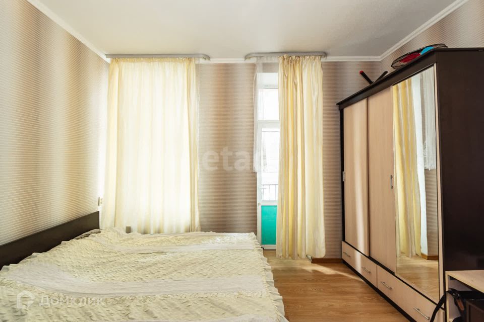 Продаётся 4-комнатная квартира, 75 м²