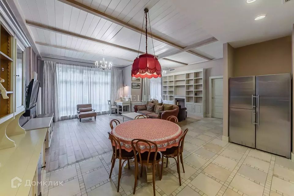Сдаётся 4-комнатная квартира, 154 м²