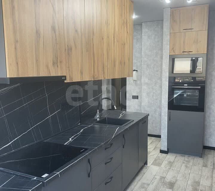 Продаётся 1-комнатная квартира, 43 м²