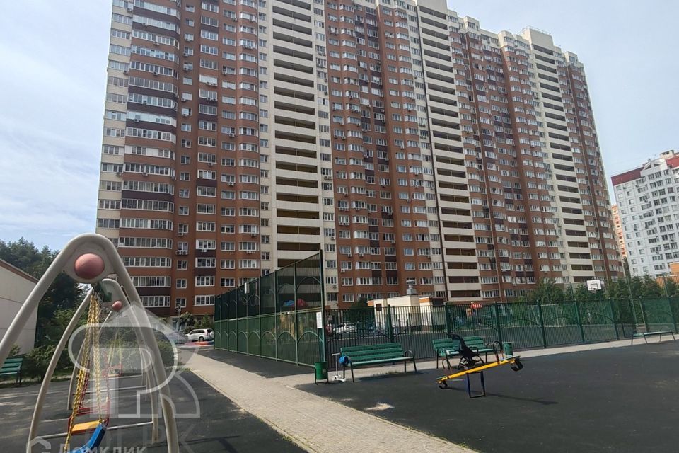 Продаётся 2-комнатная квартира, 77.3 м²