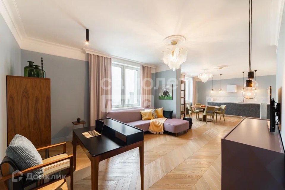 Сдаётся 2-комнатная квартира, 82.6 м²