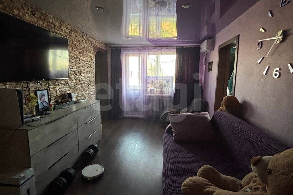 Продаётся 4-комнатная квартира, 59.3 м²