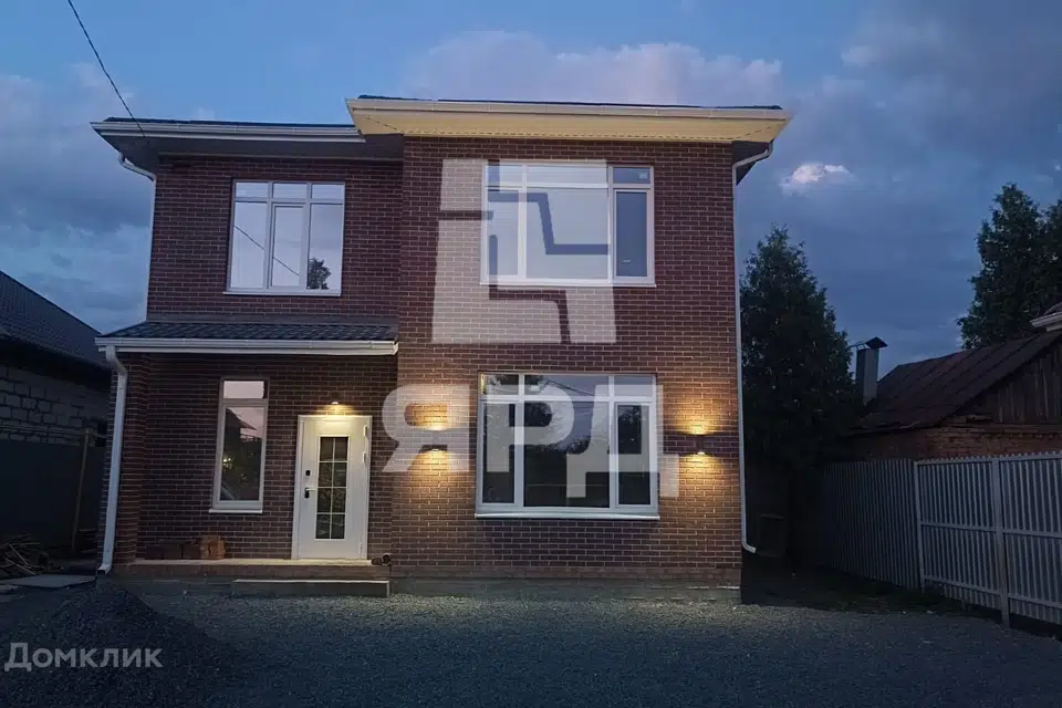Продаётся 2-этажный дом, 170 м²