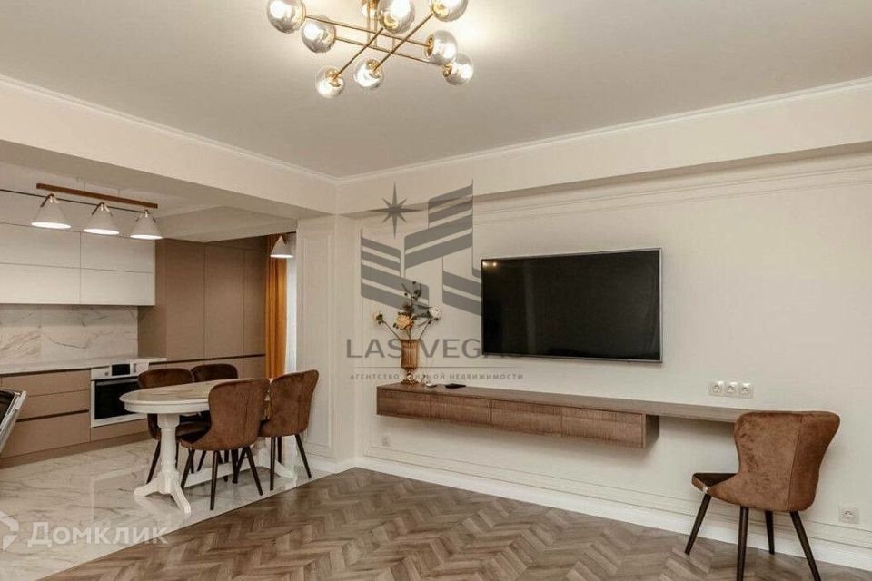 Сдаётся 3-комнатная квартира, 109 м²