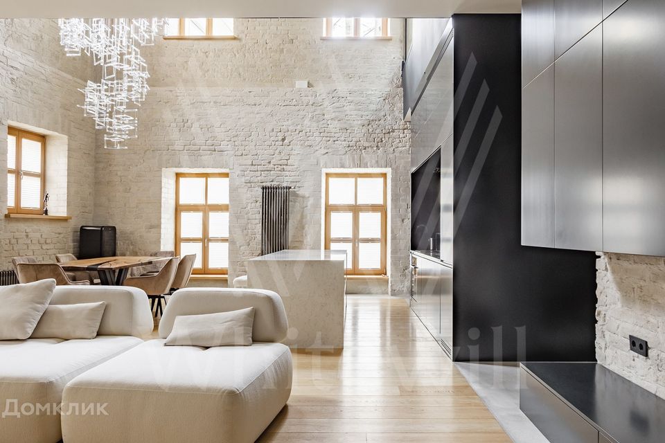 Продаётся 3-комнатная квартира, 165 м²