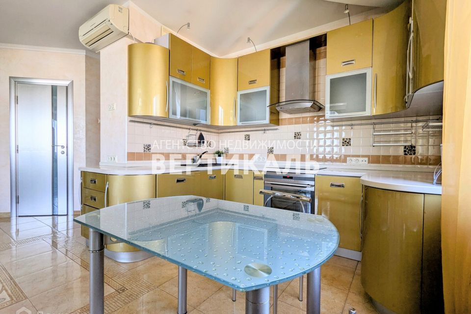 Сдаётся 2-комнатная квартира, 80 м²