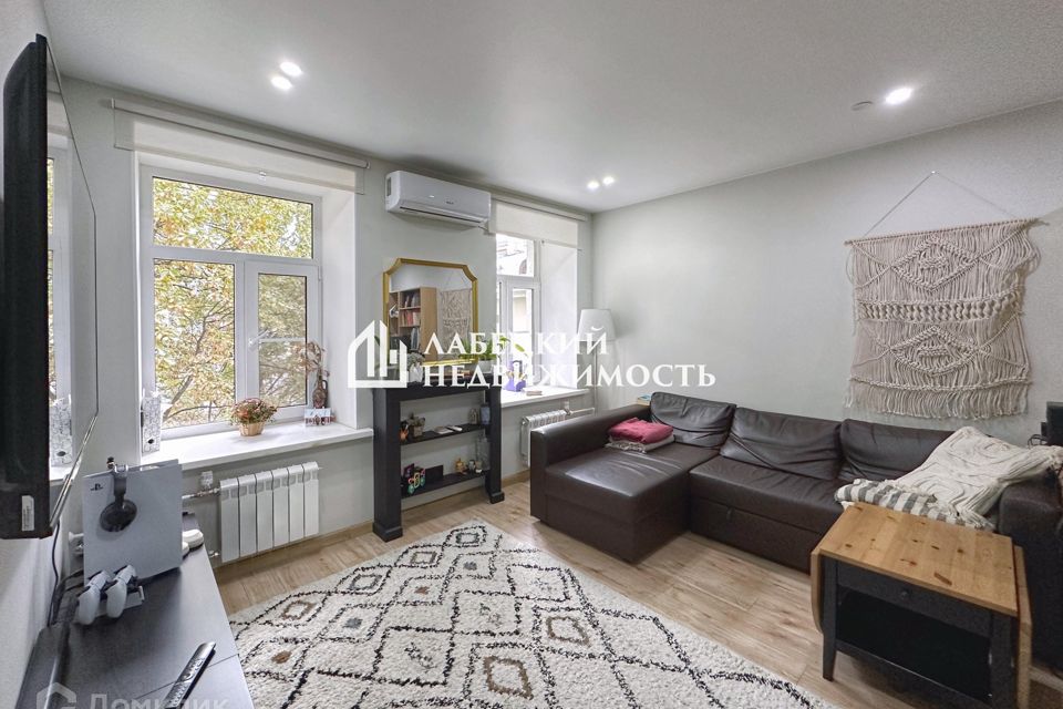 Продаётся 2-комнатная квартира, 65.7 м²