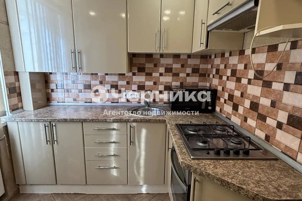 Продаётся 3-комнатная квартира, 55.6 м²