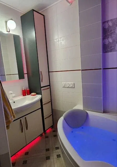 Продаётся 4-комнатная квартира, 88.5 м²