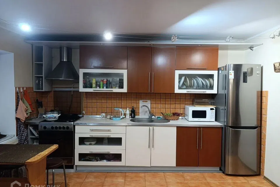 Продаётся 4-комнатная квартира, 109.3 м²