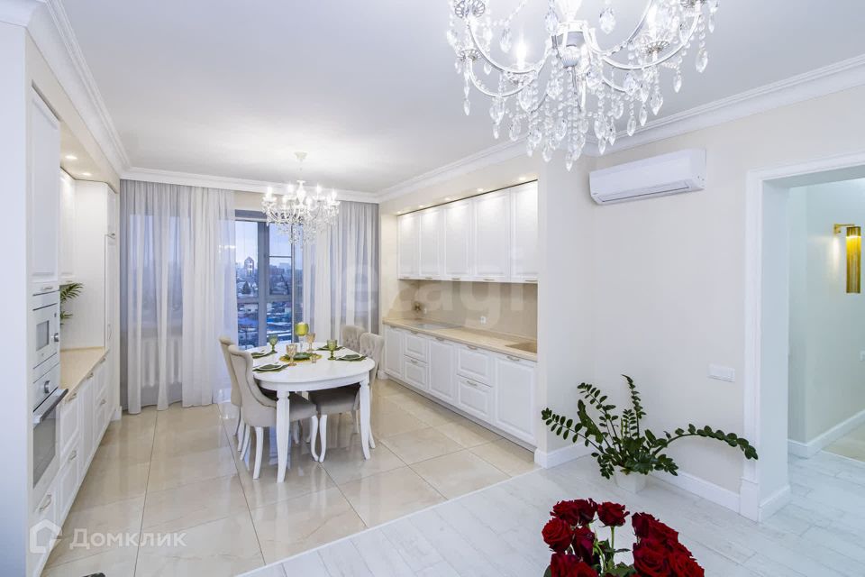 Продаётся 3-комнатная квартира, 106.5 м²