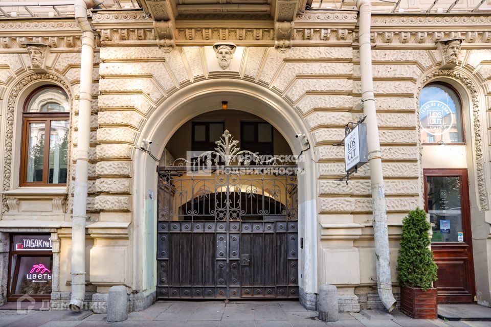 Продаётся 5-комнатная квартира, 103.4 м²
