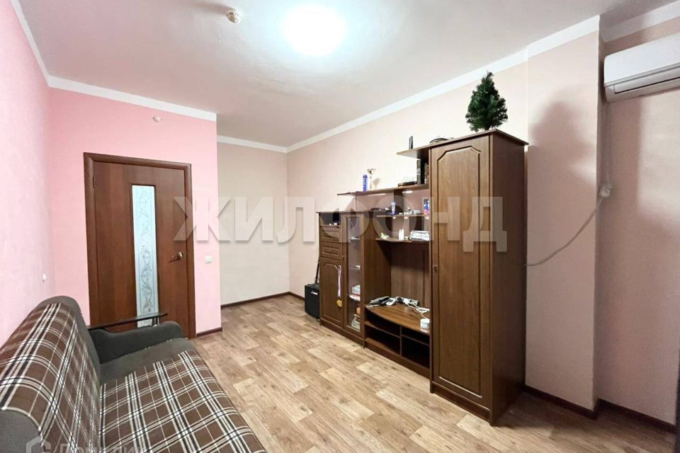 Продаётся 1-комнатная квартира, 37.3 м²