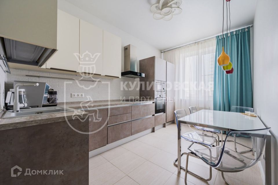 Продаётся 3-комнатная квартира, 100 м²
