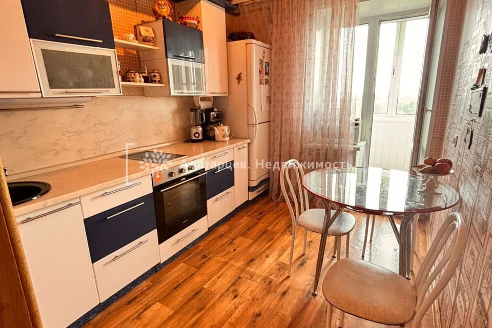 Продаётся 4-комнатная квартира, 72 м²