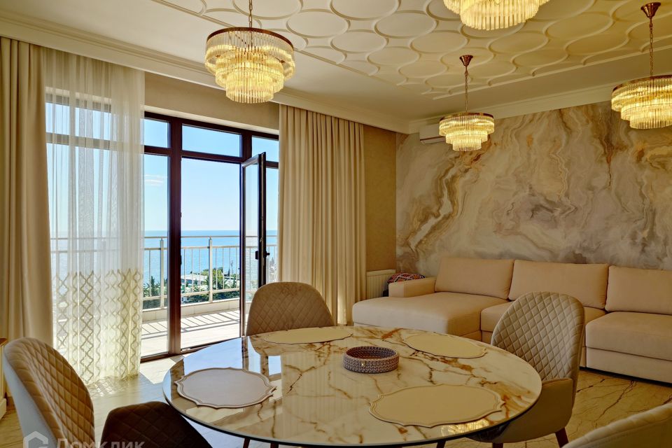 Продаётся 1-комнатная квартира, 65.8 м²