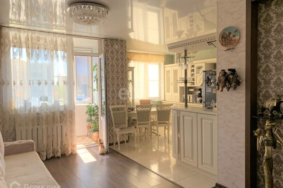 Продаётся 1-комнатная квартира, 77.6 м²