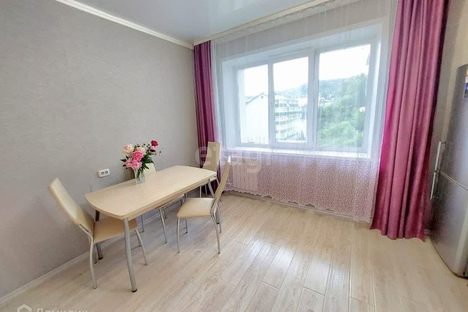 Продаётся 2-комнатная квартира, 63.4 м²