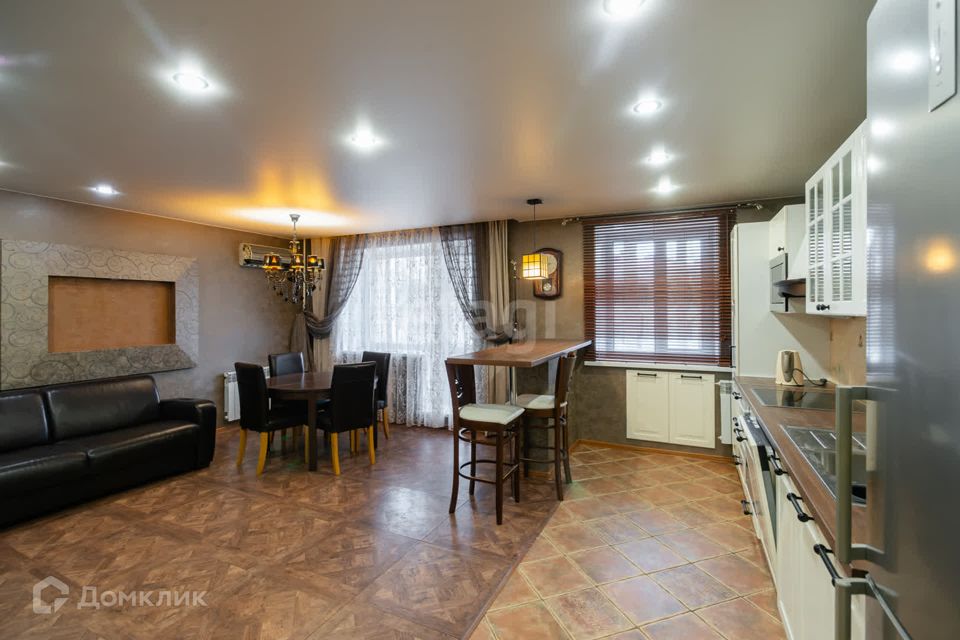 Продаётся 4-комнатная квартира, 74.1 м²