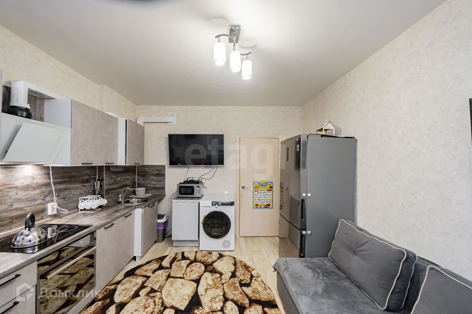 Продаётся 1-комнатная квартира, 49.6 м²