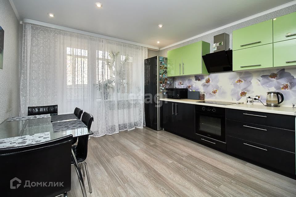 Продаётся 3-комнатная квартира, 90.2 м²