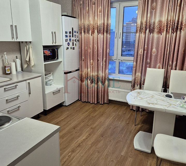 Сдаётся 2-комнатная квартира, 64 м²