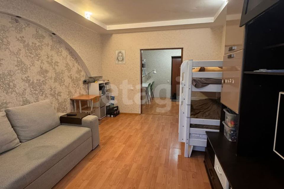 Продаётся 1-комнатная квартира, 46 м²