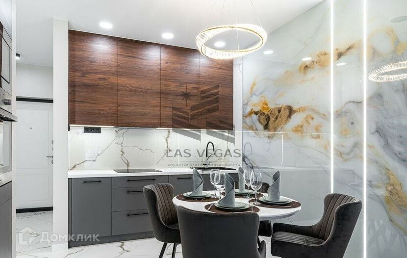 Сдаётся 3-комнатная квартира, 108 м²
