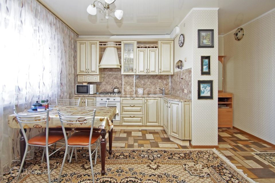 Продаётся 4-комнатная квартира, 92.7 м²