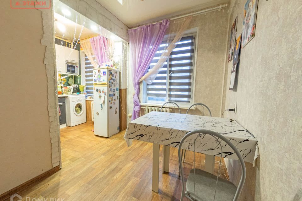Продаётся 4-комнатная квартира, 59.7 м²